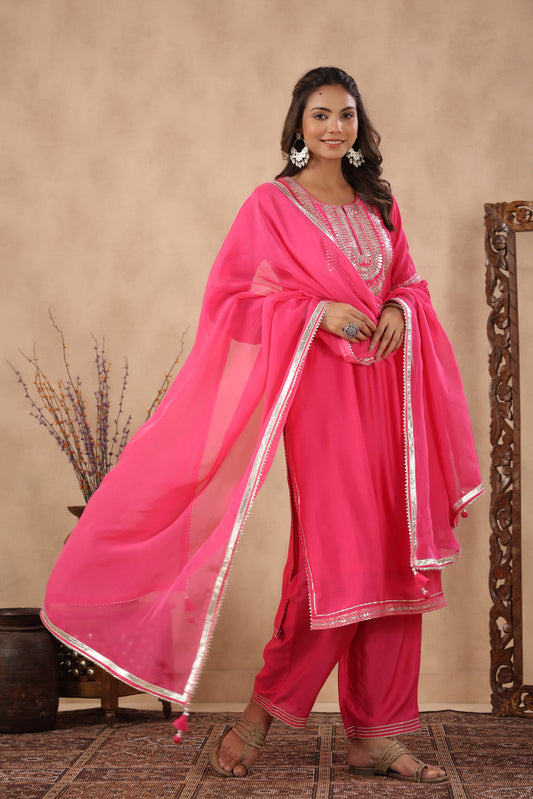 Gota pink Nyra silk suit