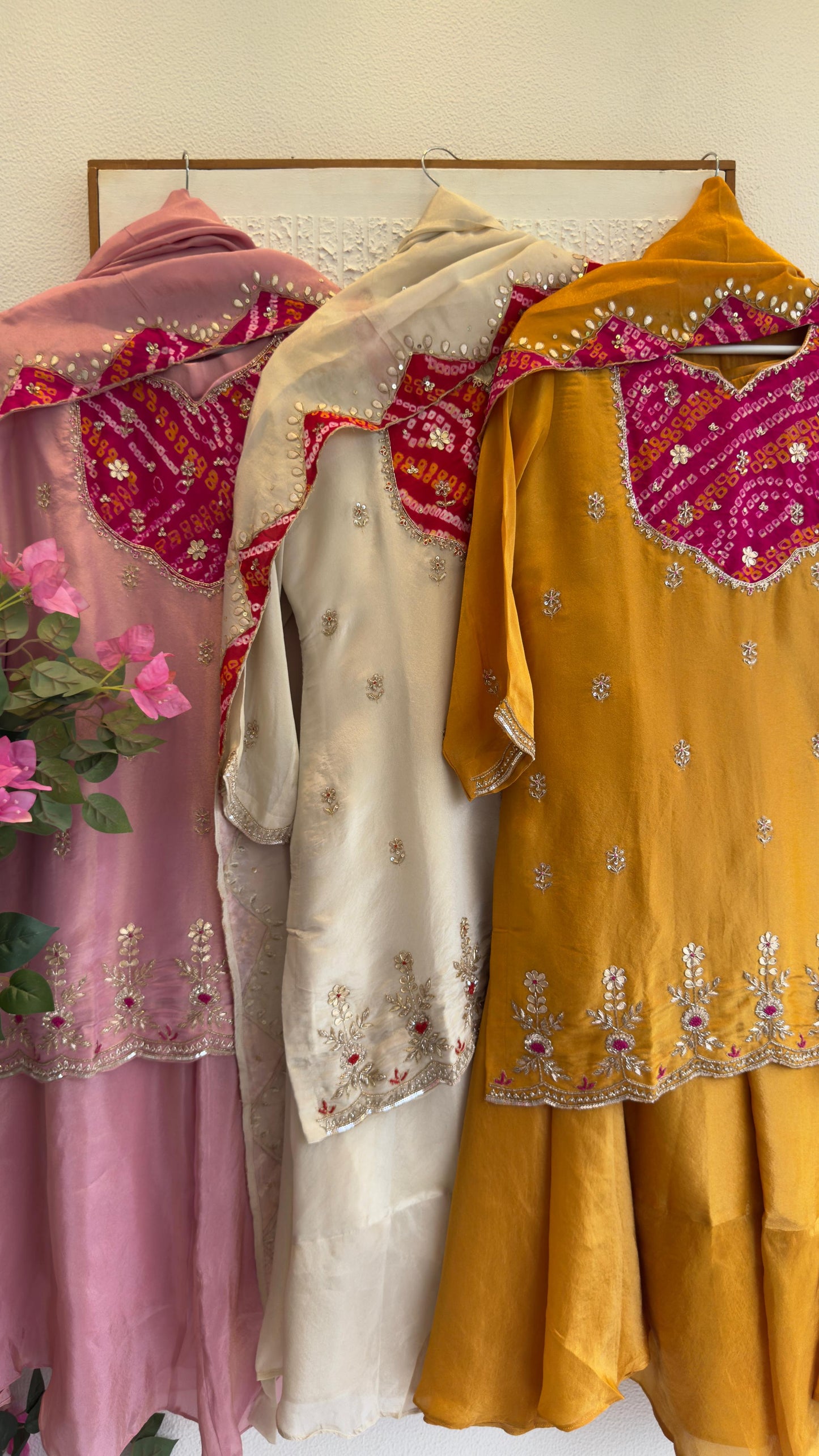 Pure studies Bandhani divider set with beautiful handwork
