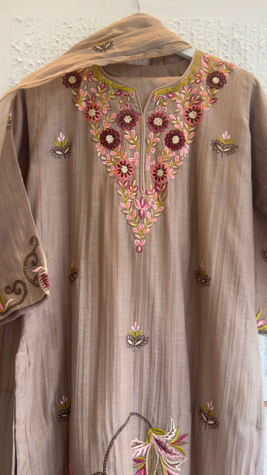 Kashmiri style embroidery mul chandari straight suit