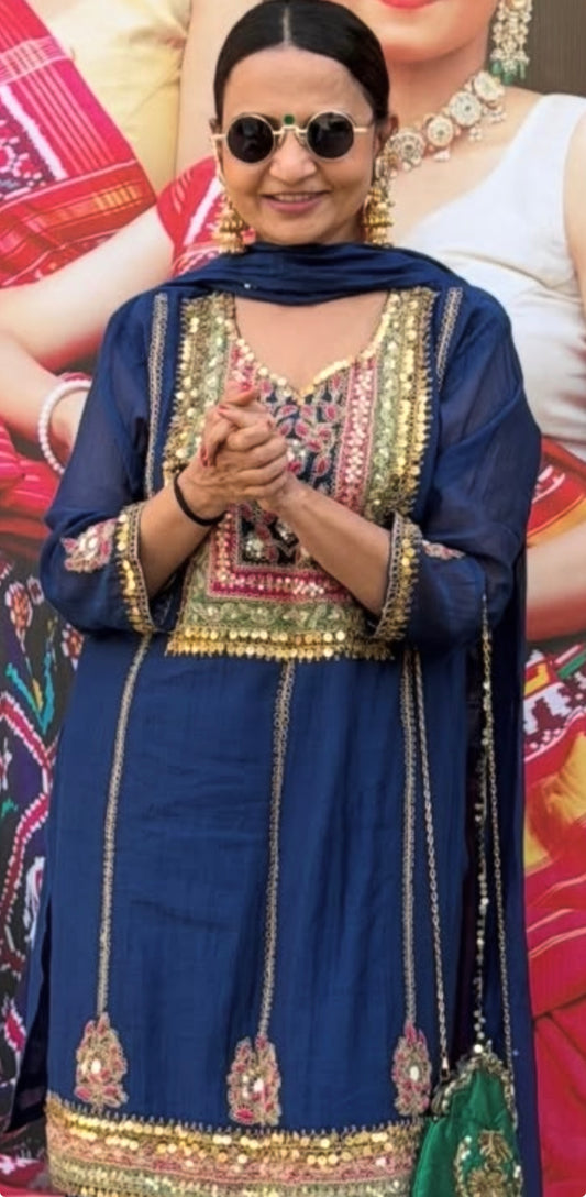 Luxe look heavy straight suit in mul chandari