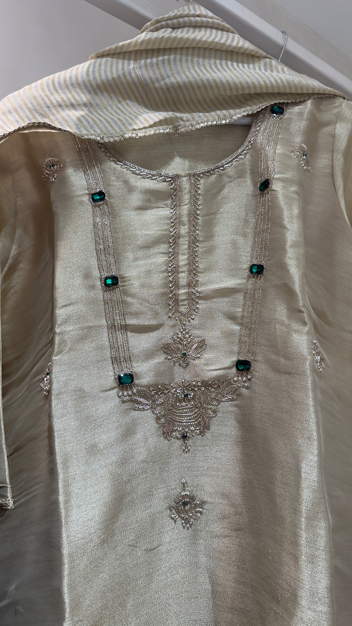 Gold & silver tissue divider set with handwork